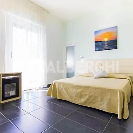 Hotel Momo Seaview 3*
