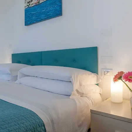 Momo Seaview 3*