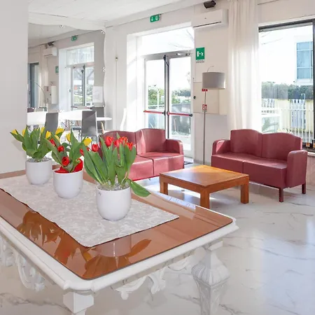 Momo Seaview Hotel فندق