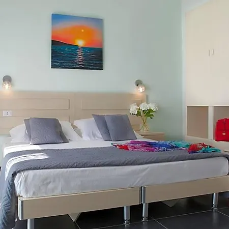Momo Seaview Hotel