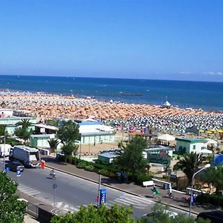 Momo Seaview