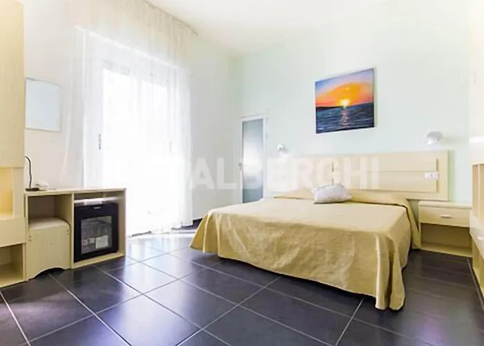 Отель Momo Seaview 3*