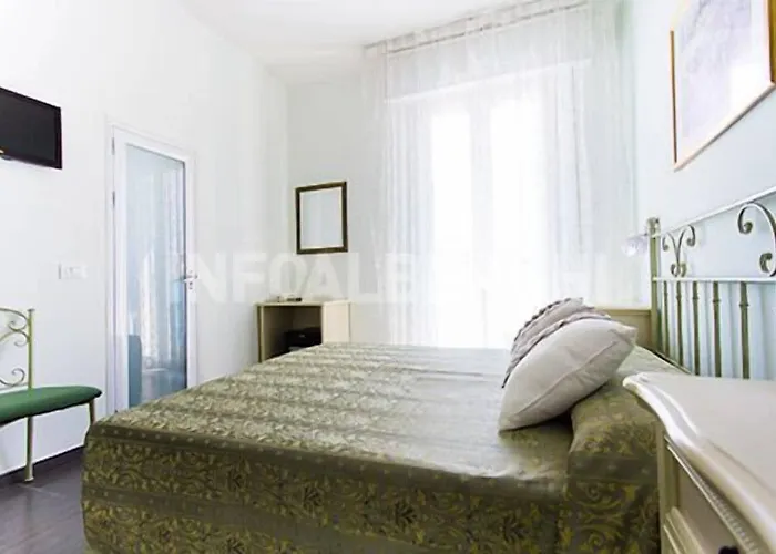 فندق Momo Seaview Hotel 3*