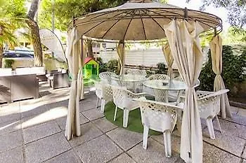 Momo Seaview Римини