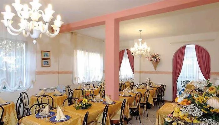 Momo Seaview Отель 3*
