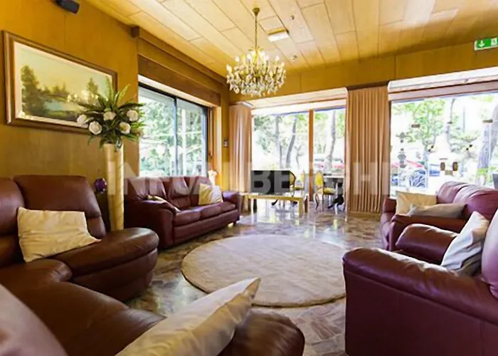 Отель Momo Seaview 3*