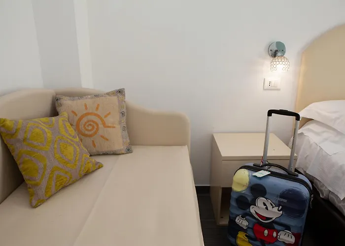 Отель Momo Seaview 3*