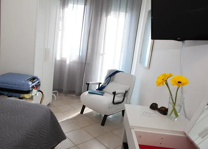 Отель Momo Seaview 3*