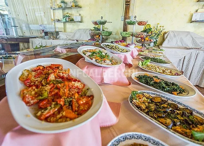 Momo Seaview Hotel فندق 3*