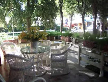 Momo Seaview 3* Римини