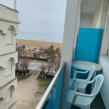 斯皮亚贾马可尼酒店 3* 里米尼